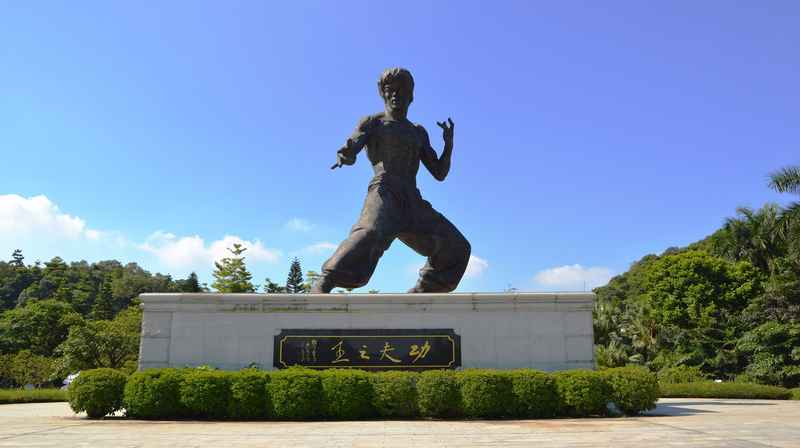 Bruce Lee memorial statue in Foshan